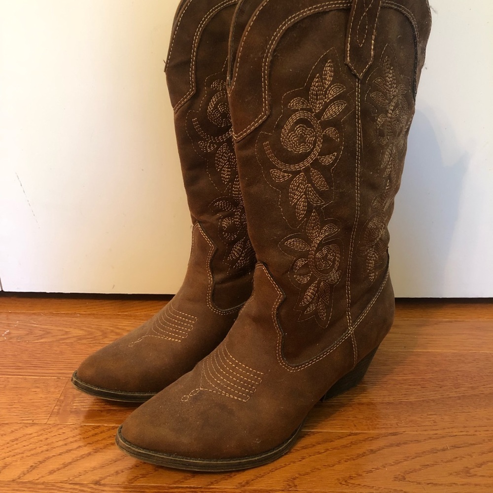 Adorable Rampage Cowgirl Boots Size 8